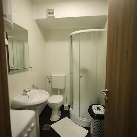 Dana Lejlighed Nova Pazova