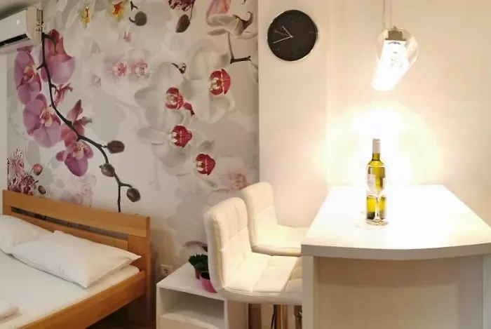 Dana Διαμέρισμα *